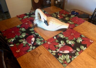 Set Of 4  Sparkly Pointsetta/Cardinal Tapestry Placemats 19x13, Made in India