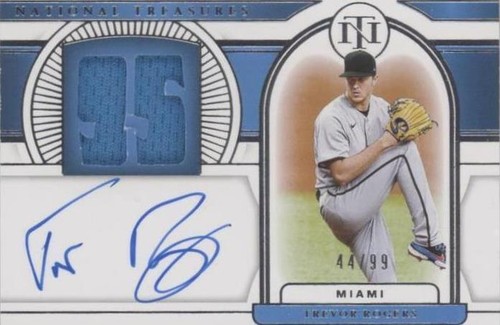 2019 Panini National Treasures Signatures Holo Gold /99