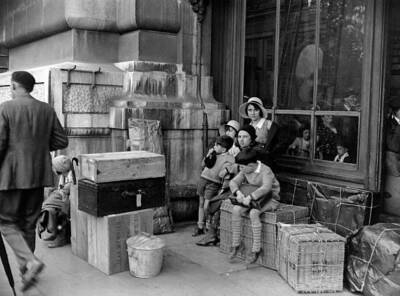 Departure for summer holidays Gare Saint-Lazare Paris 1931 France Old Photo 2