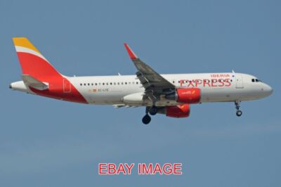 PHOTO  AEROPLANE AIRBUS A320-216(W) 'EC-LYE' IBERIA EXPRESS C/N 5729. BUILT 2013
