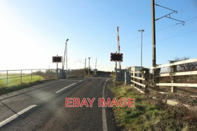 PHOTO  RAILWAY LEVEL CROSSING WARKWORTH A LEVEL CROSSING WHERE THE MINOR ROAD ME