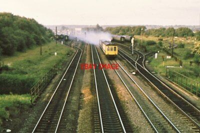 PHOTO  DMU APPROACHING OXFORD NORTH JUNCTION 1980