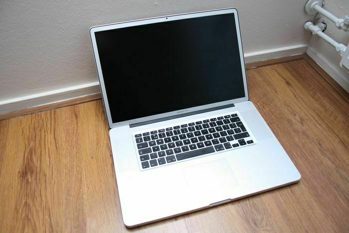 17 Apple Macbook Pro 2 66ghz I7 6gb 1gb Ssd Adobe Photoshop Illustrator Capture One Pro In Southwark London Gumtree