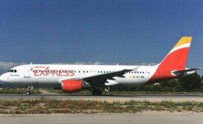 Iberia Express Airbus A320-200 EC-JSK @ Palma de Mallorca 2018 - postcard