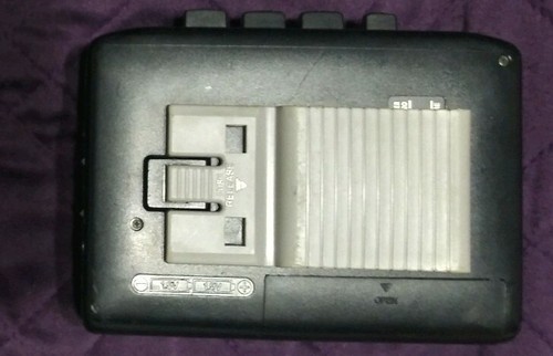 AIWA HS-TX320 Portable Cassette Player AM/FM Stereo Radio - Tested & Working