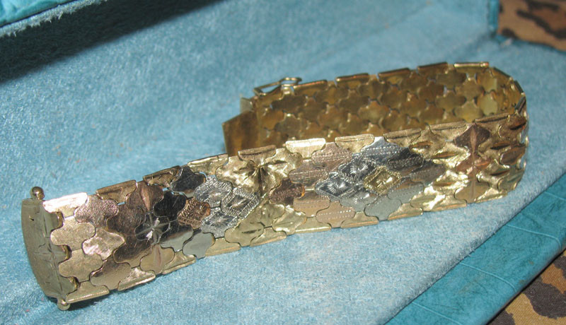 Gorgeous 18K Multi Color Tri Color Gold Bracelet approx 43 grams