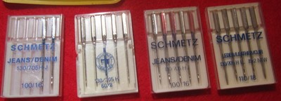 LARGE LOT OF VINTAGE SINGER,BOYE & MICS  SEWING MACHINE  NEEDLES