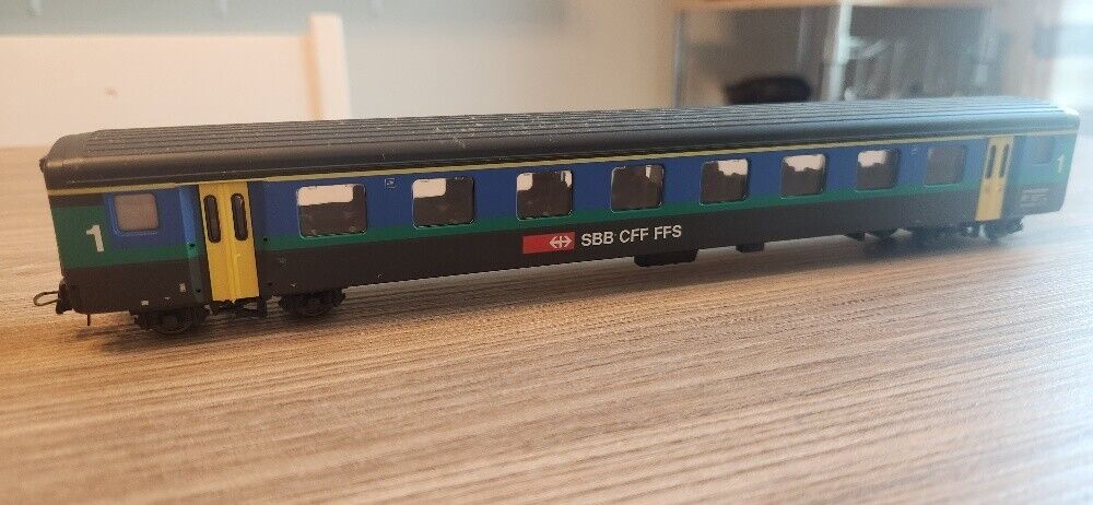 ROCO AUSTRIA, SBB CFF FFS 1st CLASS pas. coach, HO DC, Item ROCO AUSTRIA, SBB CFF FFS 1st CLASS pas. coach, HO DC, Item