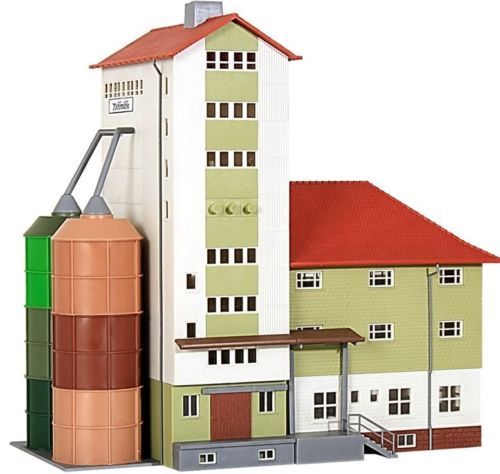 Kibri HO Scale Model Train Building, Tunnel and Bridge