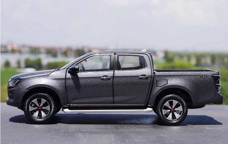 1/18 Dealer version alloy diecast model Isuzu D-MAX Pickup