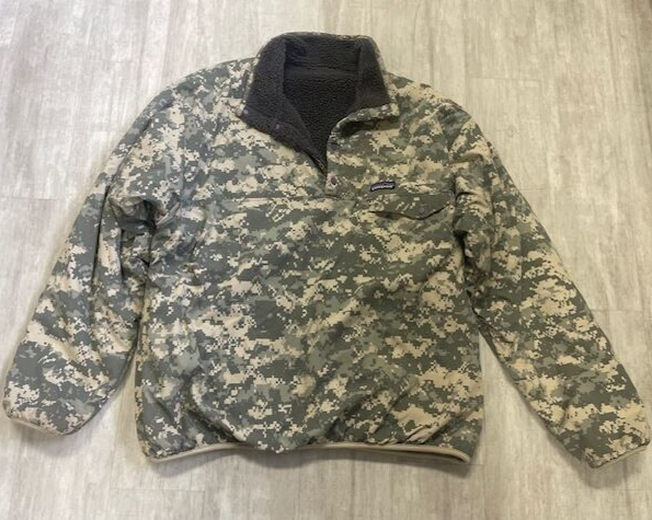 Vintage Patagonia MARS Reversible Camo & Blue Fleece Jacket Vintage Patagonia MARS Reversible Camo & Blue Fleece Jacket