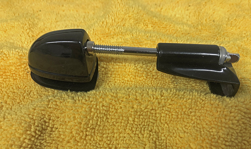 Sound Percussion bass drum lugs, black with tension rods, screws / washers