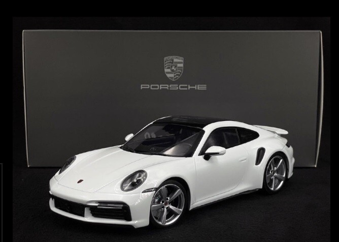 1/18 ポルシェ 911 (992) ターボ S ホワイト PMA 1/18 Porsche 911 (992) Turbo S 2021 White Model Car by