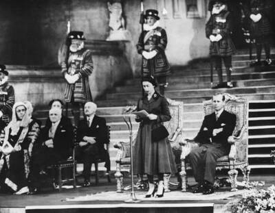 Queen Elizabeth II making a speech opening 46th Inter-Parliamen- 1957 Old Photo