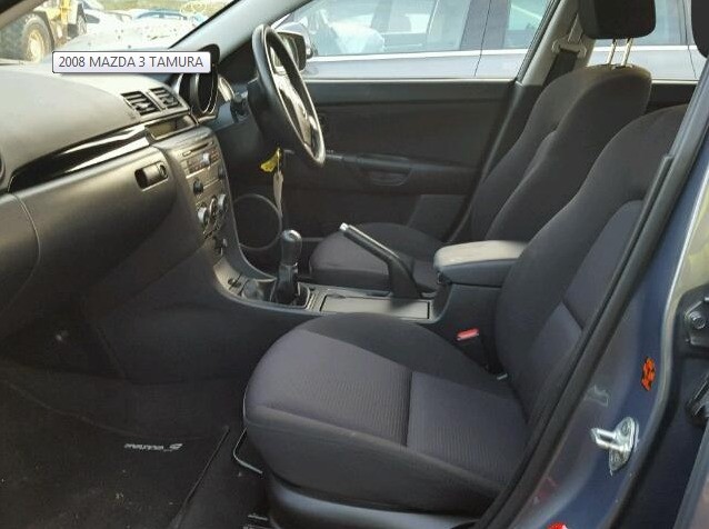 Mazda 3 comes with Full Service History Comes with 2 keys. Selling Non