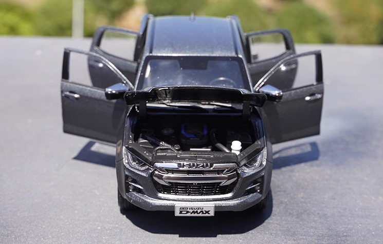 1:18 ISUZU D-MAX ミニカー 1/18 Dealer version alloy diecast model Isuzu D-MAX Pickup