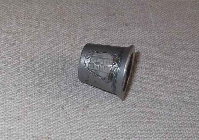 PEWTER THIMBLE WITH 3-MASTED SKOONER AT SEA ENGRAVED