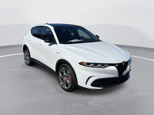 2024 Alfa Romeo Tonale, Alfa White with 25 Miles available now!