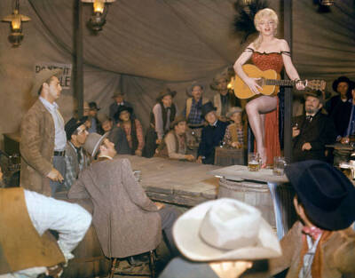 Robert Mitchum and Marilyn Monroe in River of No Return 1954 MOVIE PHOTO