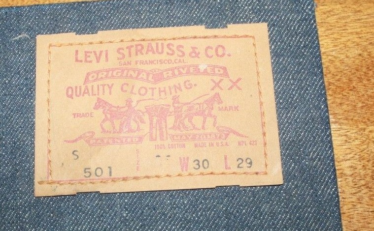 VINTAGE LEVI STRAUSS COUNTER TOP BIG E ADVERTISING PIECE FREE SHIPPING