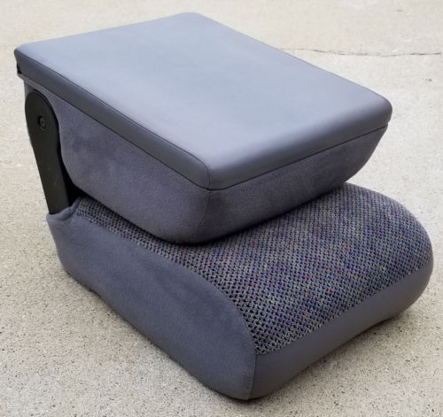 03-06 Chevy Silverado Avalanche GMC Sierra Center Console Armrest