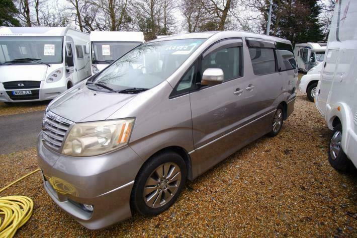 Toyota alphard 2004 года