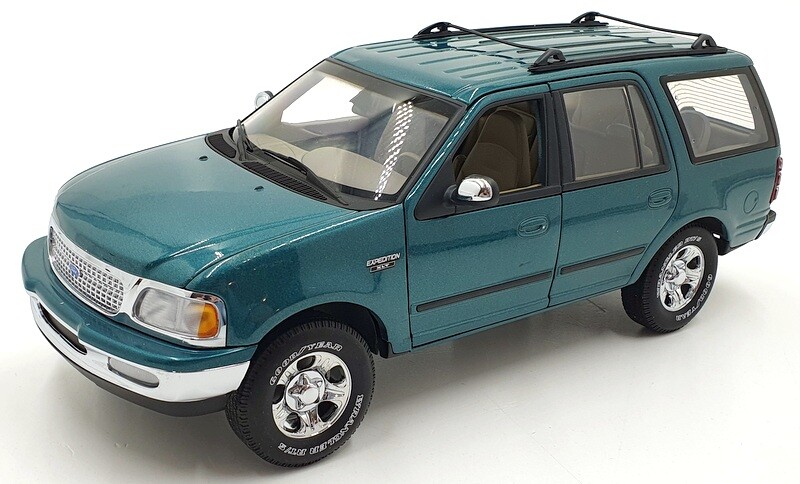 UT Models 1/18 Scale Diecast 22717 - Ford Expedition Regular