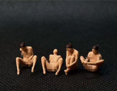 4pc 1/64 Sexy Lover Girl Scene Minitures Doll Figures For Cars Vehicles Model