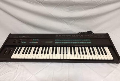 Synthesizers Yamaha Dx 7 Synthesizer