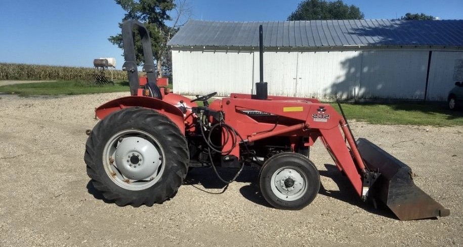 2001 MASSEY FERGUSON 231S W/ MF 232 QUICK ATTACH LOADER
