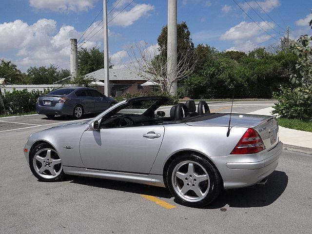 Owner 2004 Mercedes SLK230  * SPECIAL EDITION * KOMPRESSOR * ONLY 61K MILES * MUST SEE