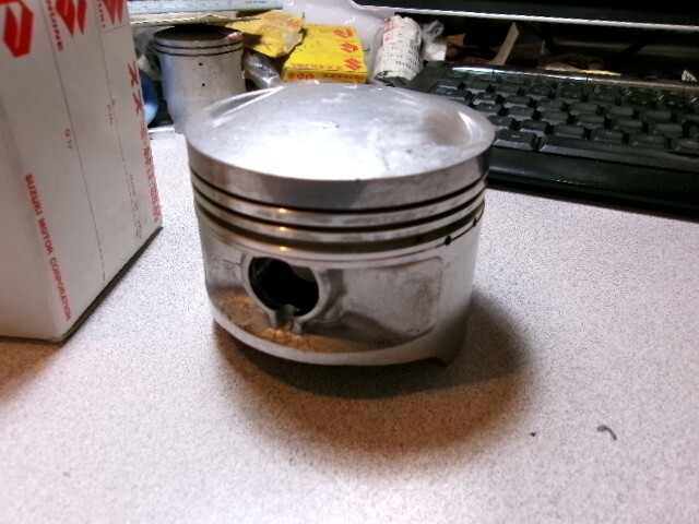 1978-79 SUZUKI DR SP 370 PISTON 2ND OVERSIZE  85.50 MM  NOS OEM 12111-32400-050