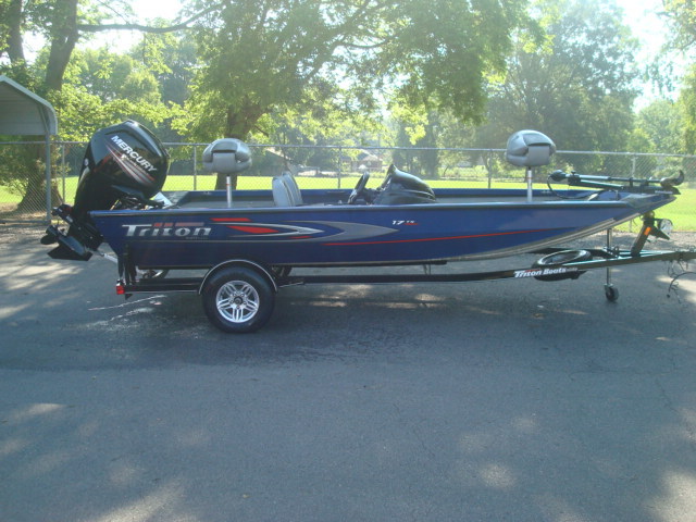 2017 TRITON TX 17 (MERCURY 75 HP OUTBOARD) (BRAND NEW CONDITION!!!)
