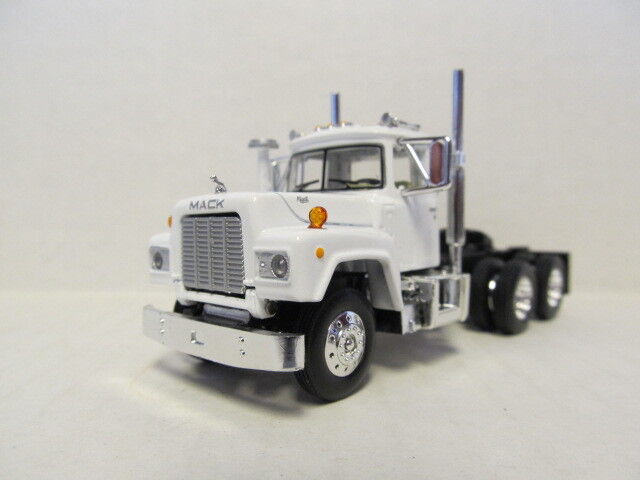 1ST GEAR 1/64 SCALE  R MODEL MACK DAY CAB, WHITE, BLACK FRAME  SAME SCALE AS DCP