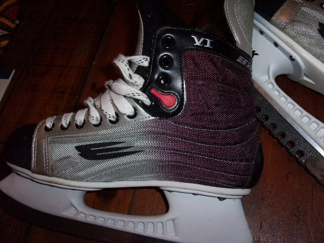 BAUER Vapor VI Ice Hockey Skates 8D. Shoe size men's 9 1/2.
