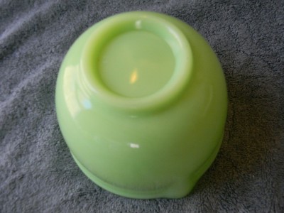 Vintage JADEITE Green Batter Mixing Bowl Rolled Rim Pour Spout Heavy 13