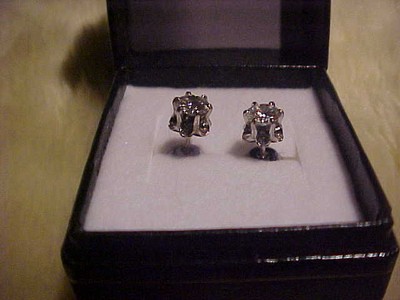 VINTAGE LADIES ESTATE DIAMOND STUDS 14K WHITE GOLD TCW .95 CARATS