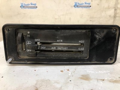 International S1900 Heater A/C Temperature Controls - Used