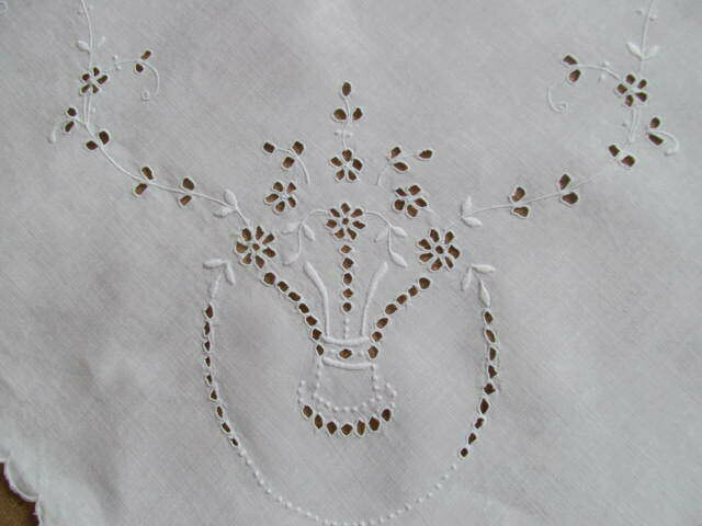 Pristine~1920s Antique White Eyelet Cutwork Embroidered Luncheon Tea Tablecloth