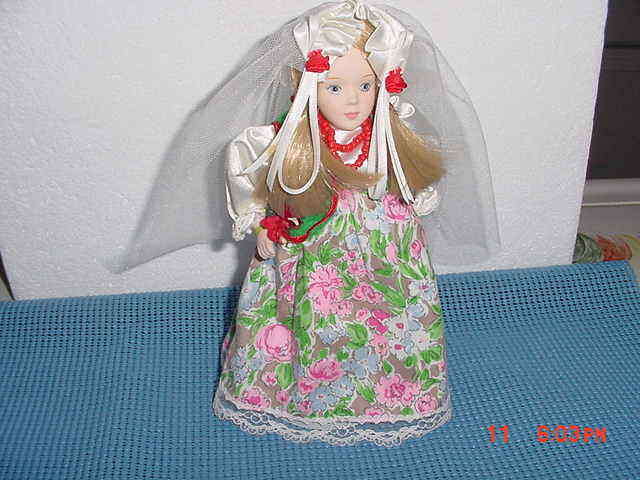 DANBURY MINT BRIDE DOLLS OF THE WORLD -  A BRIDE OF  POLAND  WITH COA