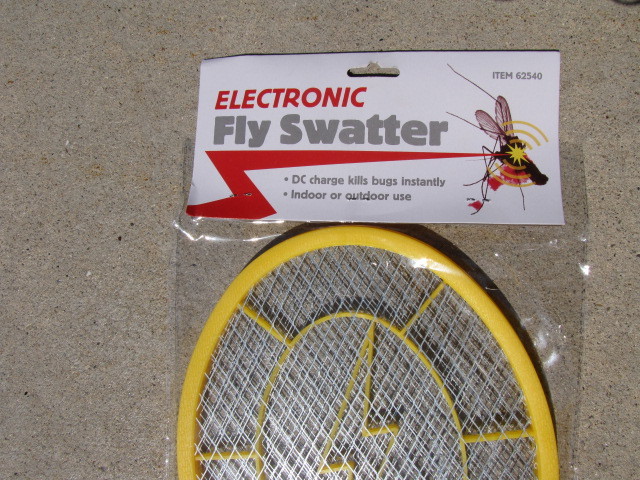 NWT Battery Operated Bug Zapper Mosquito Insect Electric Fly Swatter Racket Bat