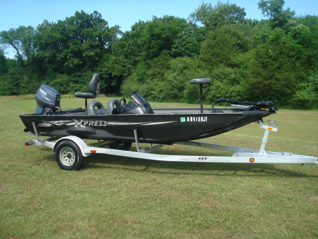 2009 XPRESS XP17 (YAMAHA 70 HP OUTBOARD) (BACK TRACK ALUMINUM TRAILER)