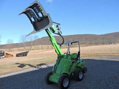 2016 Avant 420 Mini Articulating Wheel Loader Skid Steer Bobcat Kubota Diesel !!