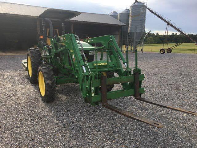 2015 John Deere 5055E 4x4 Tractor, 214 Hours, 59 hp 3 cylinder diesel