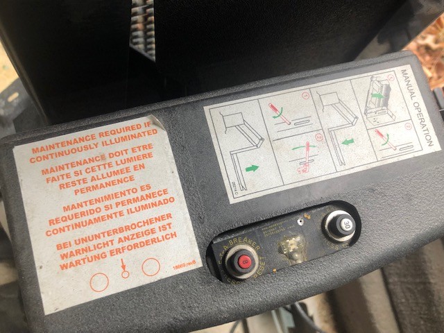 RICON SLIDE-AWAY Personal Use Wheelchair Lift in Excellent Condition 600LB