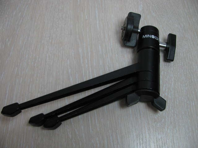 Minolta TR-1 Tabletop Tripod   (99%new)