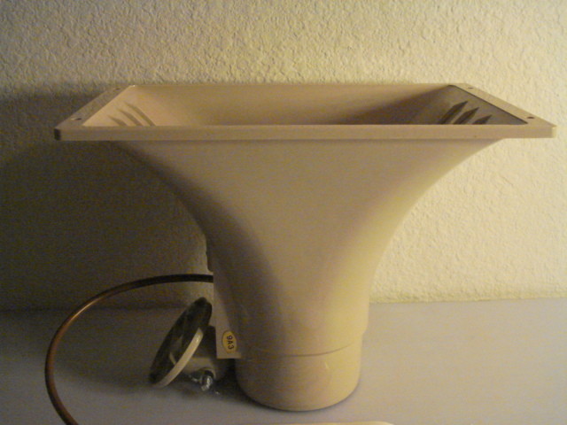 RADIO SHACK SUPER POWERHORN 40 WATTS INDOOR OUTDOOR  40-1307