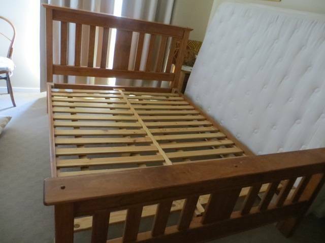Double/Queen size slat base bed only(good condition ...