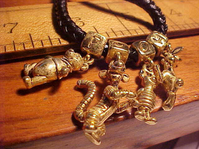 Disney Winnie the Pooh Four Piece Necklace Pendant Jiggly Bottom Charm Gold Tone