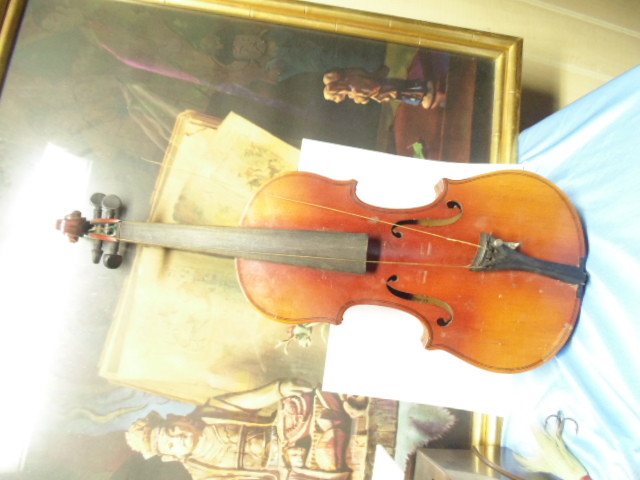 Antonius Stradivarius Cremonenfis Faciebat Anno 17 violin for repair {no return}